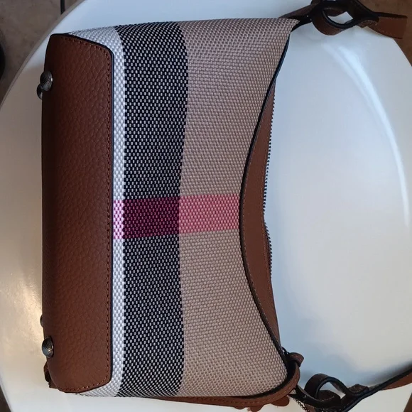 Stylish Tan and Brown Crossbody Bag - Picture 3 of 7